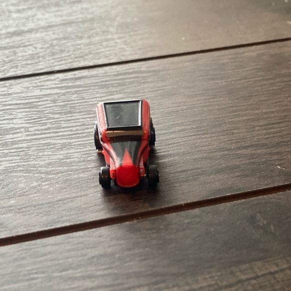 Vintage Micro Machines Ford ‘32 Chopped Custom Insides w/mini Black & Red 1989 - Picture 4 of 11